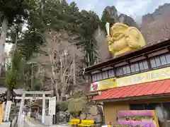 中之嶽神社の建物その他