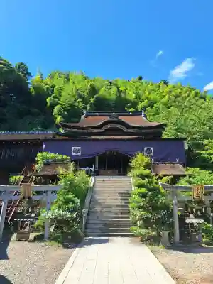 竹生島神社（都久夫須麻神社）の{uncategorized: "未分類", other: "その他", undefined: "問題あり", building: "その他建物", grave: "お墓", sacred_gate: "鳥居", guardian: "狛犬", statue: "像", buddha: "仏像", history: "歴史", nature: "自然", garden: "庭園", animal: "動物", pagoda: "塔", temizu: "手水舎", mountain_gate: "山門・神門", sanctuary: "本殿・本堂", subordinate: "末社・摂社", art: "芸術", scenery: "景色", jizo: "地蔵", ema: "絵馬", goshuin: "御朱印", omikuji: "おみくじ", items: "授与品その他", amulet: "お守り", goshuincho: "御朱印帳", eats: "食事", festival: "お祭り", votive_dance: "神楽", shichigosan: "七五三参", wedding: "結婚式", experience: "体験その他", initially: "初詣", around: "周辺", anti_infection: "感染症対策"}