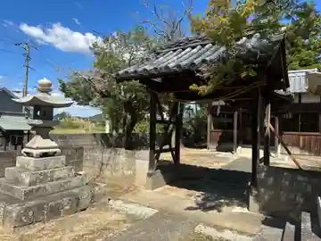 美和神社の山門・神門