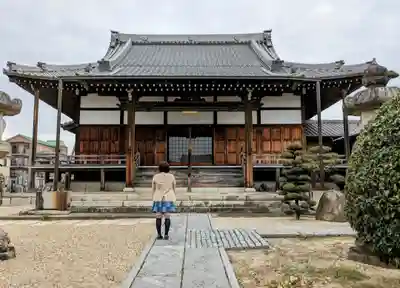 覚成寺の本殿・本堂