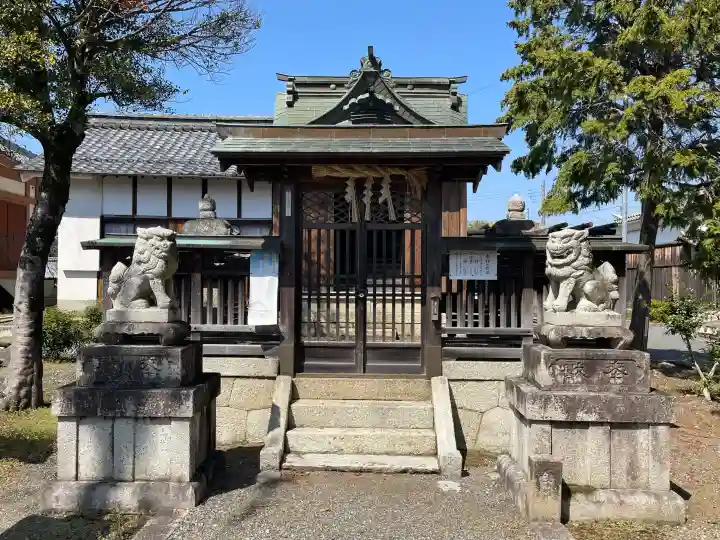 上多良神社の{uncategorized: "未分類", other: "その他", undefined: "問題あり", building: "その他建物", grave: "お墓", sacred_gate: "鳥居", guardian: "狛犬", statue: "像", buddha: "仏像", history: "歴史", nature: "自然", garden: "庭園", animal: "動物", pagoda: "塔", temizu: "手水舎", mountain_gate: "山門・神門", sanctuary: "本殿・本堂", subordinate: "末社・摂社", art: "芸術", scenery: "景色", jizo: "地蔵", ema: "絵馬", goshuin: "御朱印", omikuji: "おみくじ", items: "授与品その他", amulet: "お守り", goshuincho: "御朱印帳", eats: "食事", festival: "お祭り", votive_dance: "神楽", shichigosan: "七五三参", wedding: "結婚式", experience: "体験その他", initially: "初詣", around: "周辺", anti_infection: "感染症対策"}