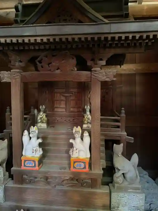 諏訪神社の{uncategorized: "未分類", other: "その他", undefined: "問題あり", building: "その他建物", grave: "お墓", sacred_gate: "鳥居", guardian: "狛犬", statue: "像", buddha: "仏像", history: "歴史", nature: "自然", garden: "庭園", animal: "動物", pagoda: "塔", temizu: "手水舎", mountain_gate: "山門・神門", sanctuary: "本殿・本堂", subordinate: "末社・摂社", art: "芸術", scenery: "景色", jizo: "地蔵", ema: "絵馬", goshuin: "御朱印", omikuji: "おみくじ", items: "授与品その他", amulet: "お守り", goshuincho: "御朱印帳", eats: "食事", festival: "お祭り", votive_dance: "神楽", shichigosan: "七五三参", wedding: "結婚式", experience: "体験その他", initially: "初詣", around: "周辺", anti_infection: "感染症対策"}