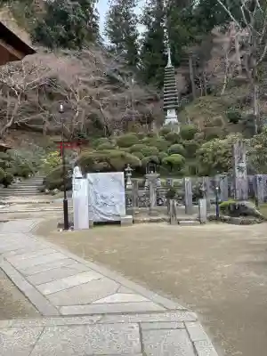 岡寺（龍蓋寺）の{uncategorized: "未分類", other: "その他", undefined: "問題あり", building: "その他建物", grave: "お墓", sacred_gate: "鳥居", guardian: "狛犬", statue: "像", buddha: "仏像", history: "歴史", nature: "自然", garden: "庭園", animal: "動物", pagoda: "塔", temizu: "手水舎", mountain_gate: "山門・神門", sanctuary: "本殿・本堂", subordinate: "末社・摂社", art: "芸術", scenery: "景色", jizo: "地蔵", ema: "絵馬", goshuin: "御朱印", omikuji: "おみくじ", items: "授与品その他", amulet: "お守り", goshuincho: "御朱印帳", eats: "食事", festival: "お祭り", votive_dance: "神楽", shichigosan: "七五三参", wedding: "結婚式", experience: "体験その他", initially: "初詣", around: "周辺", anti_infection: "感染症対策"}