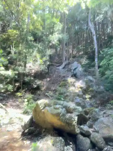 彦滝大明神の{uncategorized: "未分類", other: "その他", undefined: "問題あり", building: "その他建物", grave: "お墓", sacred_gate: "鳥居", guardian: "狛犬", statue: "像", buddha: "仏像", history: "歴史", nature: "自然", garden: "庭園", animal: "動物", pagoda: "塔", temizu: "手水舎", mountain_gate: "山門・神門", sanctuary: "本殿・本堂", subordinate: "末社・摂社", art: "芸術", scenery: "景色", jizo: "地蔵", ema: "絵馬", goshuin: "御朱印", omikuji: "おみくじ", items: "授与品その他", amulet: "お守り", goshuincho: "御朱印帳", eats: "食事", festival: "お祭り", votive_dance: "神楽", shichigosan: "七五三参", wedding: "結婚式", experience: "体験その他", initially: "初詣", around: "周辺", anti_infection: "感染症対策"}