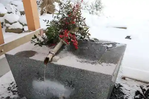 高司神社〜むすびの神の鎮まる社〜の手水