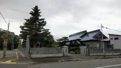 真言寺の本殿・本堂