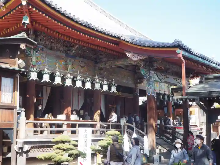 中山寺の本殿・本堂