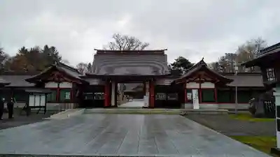 北海道護國神社の山門・神門