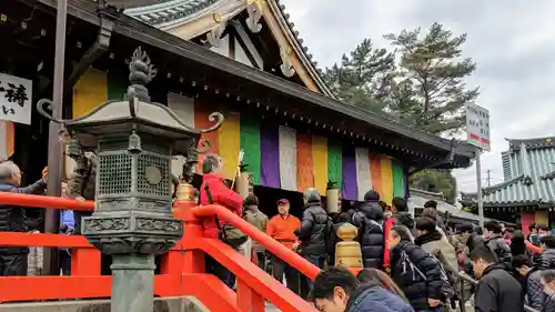 門戸厄神東光寺の本殿・本堂