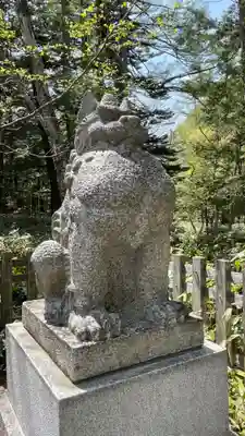 穂高神社奥宮の狛犬