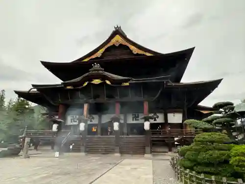 善光寺の{uncategorized: "未分類", other: "その他", undefined: "問題あり", building: "その他建物", grave: "お墓", sacred_gate: "鳥居", guardian: "狛犬", statue: "像", buddha: "仏像", history: "歴史", nature: "自然", garden: "庭園", animal: "動物", pagoda: "塔", temizu: "手水舎", mountain_gate: "山門・神門", sanctuary: "本殿・本堂", subordinate: "末社・摂社", art: "芸術", scenery: "景色", jizo: "地蔵", ema: "絵馬", goshuin: "御朱印", omikuji: "おみくじ", items: "授与品その他", amulet: "お守り", goshuincho: "御朱印帳", eats: "食事", festival: "お祭り", votive_dance: "神楽", shichigosan: "七五三参", wedding: "結婚式", experience: "体験その他", initially: "初詣", around: "周辺", anti_infection: "感染症対策"}