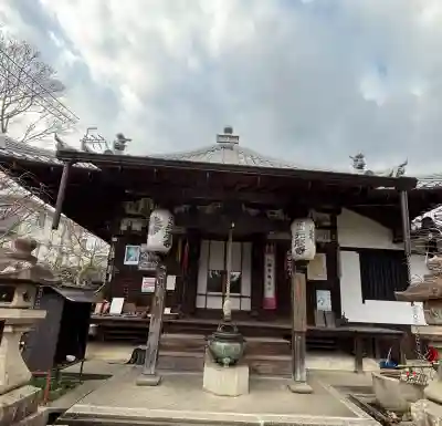 元慶寺の{uncategorized: "未分類", other: "その他", undefined: "問題あり", building: "その他建物", grave: "お墓", sacred_gate: "鳥居", guardian: "狛犬", statue: "像", buddha: "仏像", history: "歴史", nature: "自然", garden: "庭園", animal: "動物", pagoda: "塔", temizu: "手水舎", mountain_gate: "山門・神門", sanctuary: "本殿・本堂", subordinate: "末社・摂社", art: "芸術", scenery: "景色", jizo: "地蔵", ema: "絵馬", goshuin: "御朱印", omikuji: "おみくじ", items: "授与品その他", amulet: "お守り", goshuincho: "御朱印帳", eats: "食事", festival: "お祭り", votive_dance: "神楽", shichigosan: "七五三参", wedding: "結婚式", experience: "体験その他", initially: "初詣", around: "周辺", anti_infection: "感染症対策"}