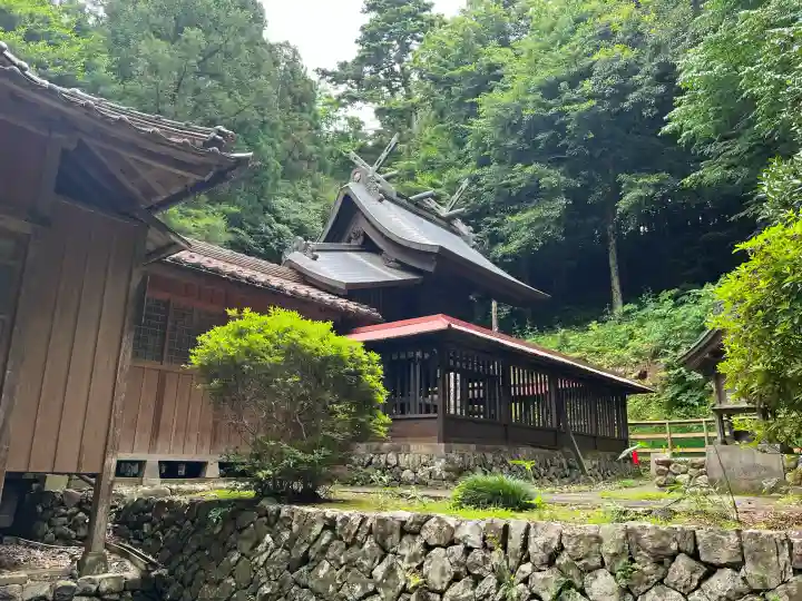 山代神社の{uncategorized: "未分類", other: "その他", undefined: "問題あり", building: "その他建物", grave: "お墓", sacred_gate: "鳥居", guardian: "狛犬", statue: "像", buddha: "仏像", history: "歴史", nature: "自然", garden: "庭園", animal: "動物", pagoda: "塔", temizu: "手水舎", mountain_gate: "山門・神門", sanctuary: "本殿・本堂", subordinate: "末社・摂社", art: "芸術", scenery: "景色", jizo: "地蔵", ema: "絵馬", goshuin: "御朱印", omikuji: "おみくじ", items: "授与品その他", amulet: "お守り", goshuincho: "御朱印帳", eats: "食事", festival: "お祭り", votive_dance: "神楽", shichigosan: "七五三参", wedding: "結婚式", experience: "体験その他", initially: "初詣", around: "周辺", anti_infection: "感染症対策"}