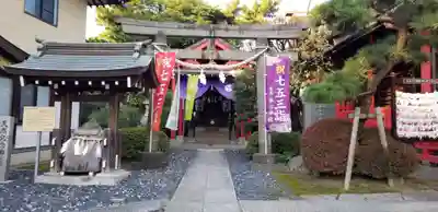 葛飾氷川神社の鳥居