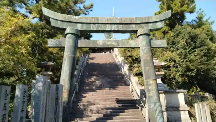 琴彈八幡宮の鳥居