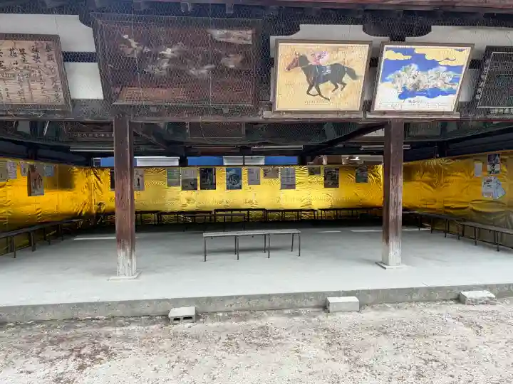 藤森神社の{uncategorized: "未分類", other: "その他", undefined: "問題あり", building: "その他建物", grave: "お墓", sacred_gate: "鳥居", guardian: "狛犬", statue: "像", buddha: "仏像", history: "歴史", nature: "自然", garden: "庭園", animal: "動物", pagoda: "塔", temizu: "手水舎", mountain_gate: "山門・神門", sanctuary: "本殿・本堂", subordinate: "末社・摂社", art: "芸術", scenery: "景色", jizo: "地蔵", ema: "絵馬", goshuin: "御朱印", omikuji: "おみくじ", items: "授与品その他", amulet: "お守り", goshuincho: "御朱印帳", eats: "食事", festival: "お祭り", votive_dance: "神楽", shichigosan: "七五三参", wedding: "結婚式", experience: "体験その他", initially: "初詣", around: "周辺", anti_infection: "感染症対策"}