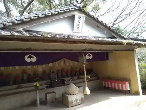 鷲尾愛宕神社の末社