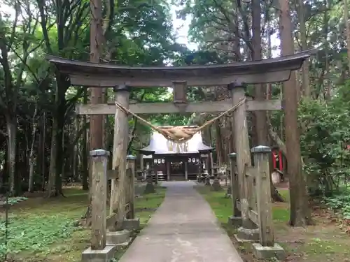 横浜八幡神社の鳥居