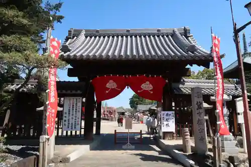 笠覆寺 (笠寺観音)の山門・神門