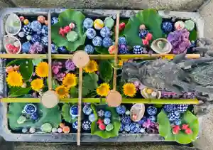 花手水を見に行きたい！京都・関東をはじめ全国の花手水を楽しめる神社お寺15選