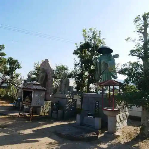 泰山寺の像