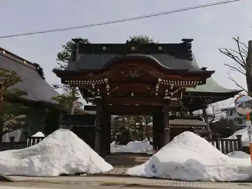 本光寺の山門