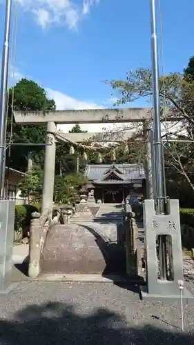 伊奈冨神社の鳥居