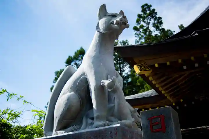 多田朝日森稲荷神社の狛犬