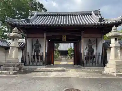 恩徳寺の山門・神門