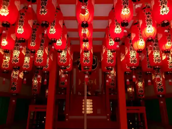 楠本稲荷神社(湊川神社末社)の{uncategorized: "未分類", other: "その他", undefined: "問題あり", building: "その他建物", grave: "お墓", sacred_gate: "鳥居", guardian: "狛犬", statue: "像", buddha: "仏像", history: "歴史", nature: "自然", garden: "庭園", animal: "動物", pagoda: "塔", temizu: "手水舎", mountain_gate: "山門・神門", sanctuary: "本殿・本堂", subordinate: "末社・摂社", art: "芸術", scenery: "景色", jizo: "地蔵", ema: "絵馬", goshuin: "御朱印", omikuji: "おみくじ", items: "授与品その他", amulet: "お守り", goshuincho: "御朱印帳", eats: "食事", festival: "お祭り", votive_dance: "神楽", shichigosan: "七五三参", wedding: "結婚式", experience: "体験その他", initially: "初詣", around: "周辺", anti_infection: "感染症対策"}