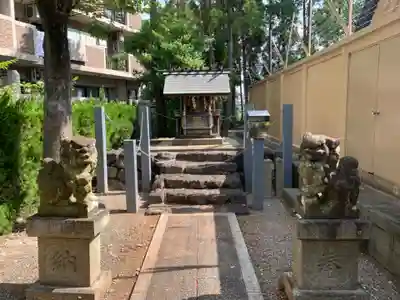 神明社（本郷）の狛犬