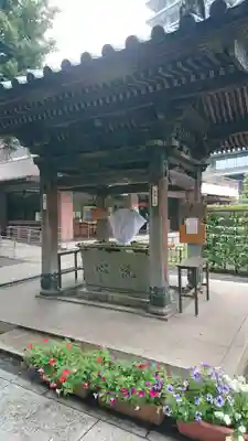 豊川稲荷東京別院の手水舎