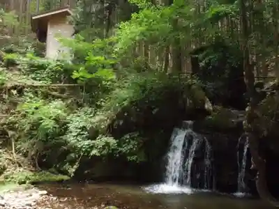 御山下不動尊の周辺