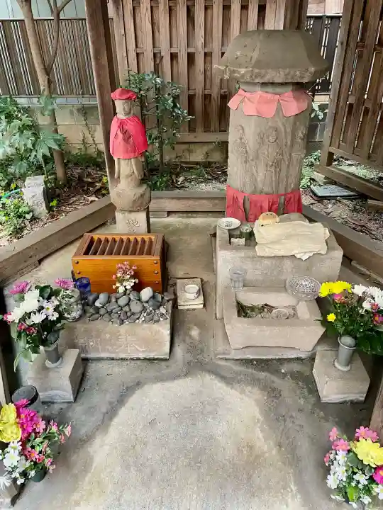宝永四年六地蔵の{uncategorized: "未分類", other: "その他", undefined: "問題あり", building: "その他建物", grave: "お墓", sacred_gate: "鳥居", guardian: "狛犬", statue: "像", buddha: "仏像", history: "歴史", nature: "自然", garden: "庭園", animal: "動物", pagoda: "塔", temizu: "手水舎", mountain_gate: "山門・神門", sanctuary: "本殿・本堂", subordinate: "末社・摂社", art: "芸術", scenery: "景色", jizo: "地蔵", ema: "絵馬", goshuin: "御朱印", omikuji: "おみくじ", items: "授与品その他", amulet: "お守り", goshuincho: "御朱印帳", eats: "食事", festival: "お祭り", votive_dance: "神楽", shichigosan: "七五三参", wedding: "結婚式", experience: "体験その他", initially: "初詣", around: "周辺", anti_infection: "感染症対策"}
