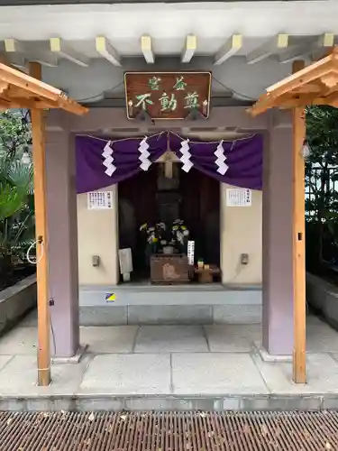 宮益御嶽神社の末社・摂社
