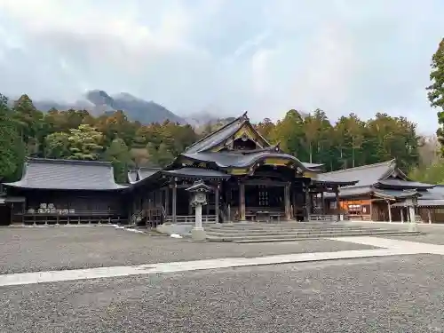 彌彦神社の本殿・本堂