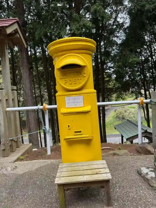月讀神社の{uncategorized: "未分類", other: "その他", undefined: "問題あり", building: "その他建物", grave: "お墓", sacred_gate: "鳥居", guardian: "狛犬", statue: "像", buddha: "仏像", history: "歴史", nature: "自然", garden: "庭園", animal: "動物", pagoda: "塔", temizu: "手水舎", mountain_gate: "山門・神門", sanctuary: "本殿・本堂", subordinate: "末社・摂社", art: "芸術", scenery: "景色", jizo: "地蔵", ema: "絵馬", goshuin: "御朱印", omikuji: "おみくじ", items: "授与品その他", amulet: "お守り", goshuincho: "御朱印帳", eats: "食事", festival: "お祭り", votive_dance: "神楽", shichigosan: "七五三参", wedding: "結婚式", experience: "体験その他", initially: "初詣", around: "周辺", anti_infection: "感染症対策"}
