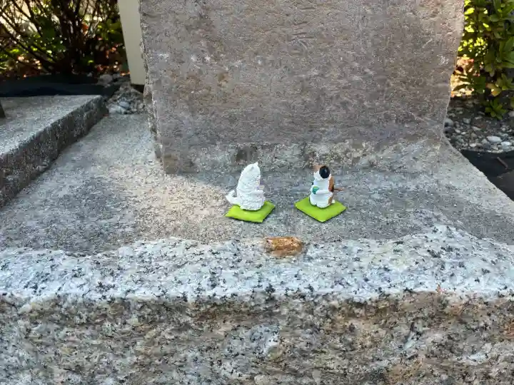 駒込妙義神社の{uncategorized: "未分類", other: "その他", undefined: "問題あり", building: "その他建物", grave: "お墓", sacred_gate: "鳥居", guardian: "狛犬", statue: "像", buddha: "仏像", history: "歴史", nature: "自然", garden: "庭園", animal: "動物", pagoda: "塔", temizu: "手水舎", mountain_gate: "山門・神門", sanctuary: "本殿・本堂", subordinate: "末社・摂社", art: "芸術", scenery: "景色", jizo: "地蔵", ema: "絵馬", goshuin: "御朱印", omikuji: "おみくじ", items: "授与品その他", amulet: "お守り", goshuincho: "御朱印帳", eats: "食事", festival: "お祭り", votive_dance: "神楽", shichigosan: "七五三参", wedding: "結婚式", experience: "体験その他", initially: "初詣", around: "周辺", anti_infection: "感染症対策"}