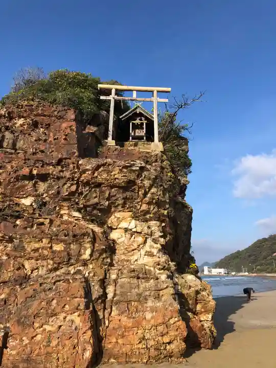 稲佐の浜 弁天島の景色