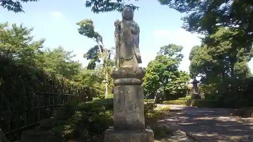 蓮光寺の像