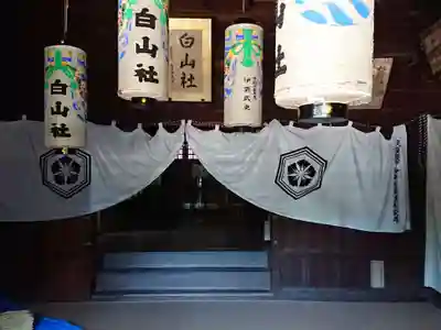 白山社の本殿・本堂
