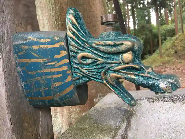 舩岡神社の手水舎
