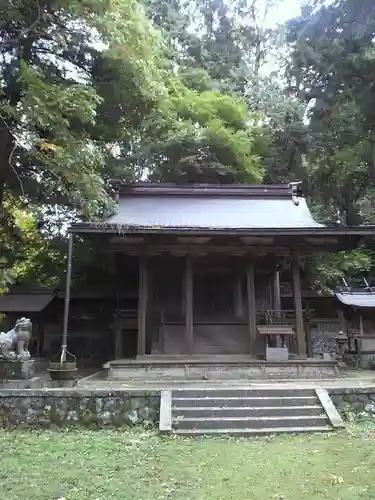 飛鳥川上坐宇須多岐比売命神社の本殿