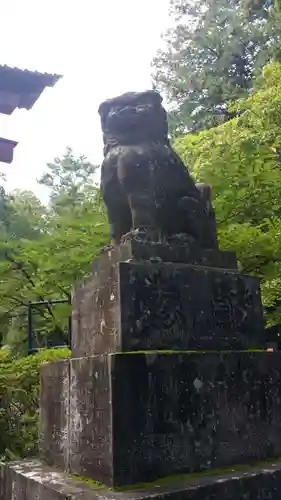 北口本宮冨士浅間神社の狛犬