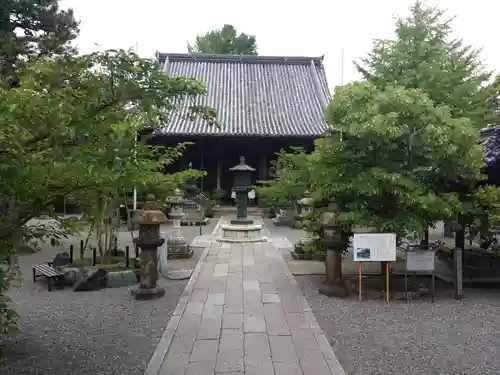 穴太寺の本殿・本堂