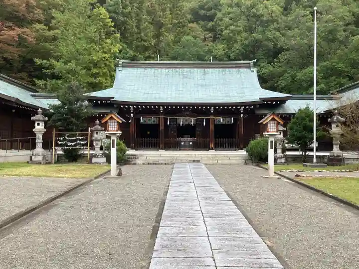 山梨縣護國神社の本殿・本堂