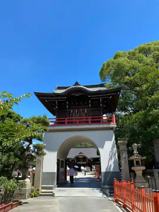 荒井神社の山門・神門
