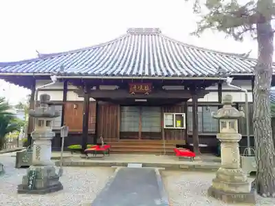 越境寺の本殿・本堂