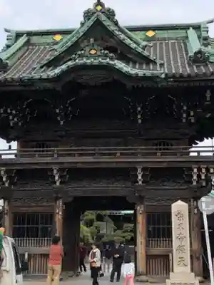 題経寺（柴又帝釈天）の山門・神門