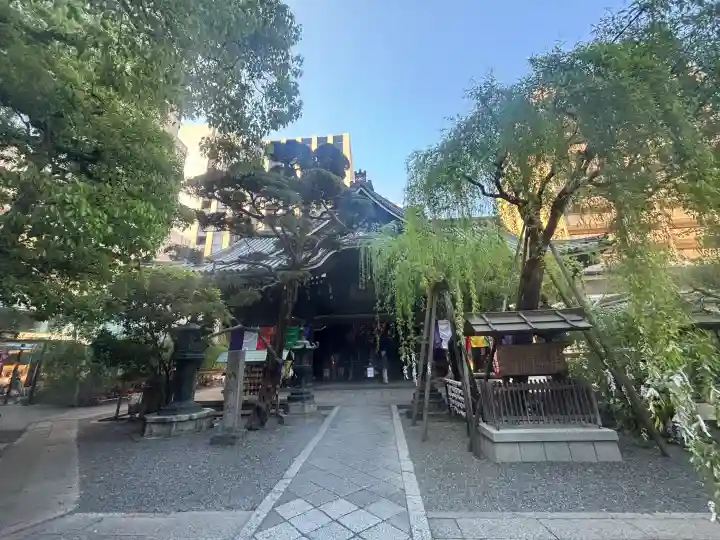 頂法寺(六角堂)の{uncategorized: "未分類", other: "その他", undefined: "問題あり", building: "その他建物", grave: "お墓", sacred_gate: "鳥居", guardian: "狛犬", statue: "像", buddha: "仏像", history: "歴史", nature: "自然", garden: "庭園", animal: "動物", pagoda: "塔", temizu: "手水舎", mountain_gate: "山門・神門", sanctuary: "本殿・本堂", subordinate: "末社・摂社", art: "芸術", scenery: "景色", jizo: "地蔵", ema: "絵馬", goshuin: "御朱印", omikuji: "おみくじ", items: "授与品その他", amulet: "お守り", goshuincho: "御朱印帳", eats: "食事", festival: "お祭り", votive_dance: "神楽", shichigosan: "七五三参", wedding: "結婚式", experience: "体験その他", initially: "初詣", around: "周辺", anti_infection: "感染症対策"}